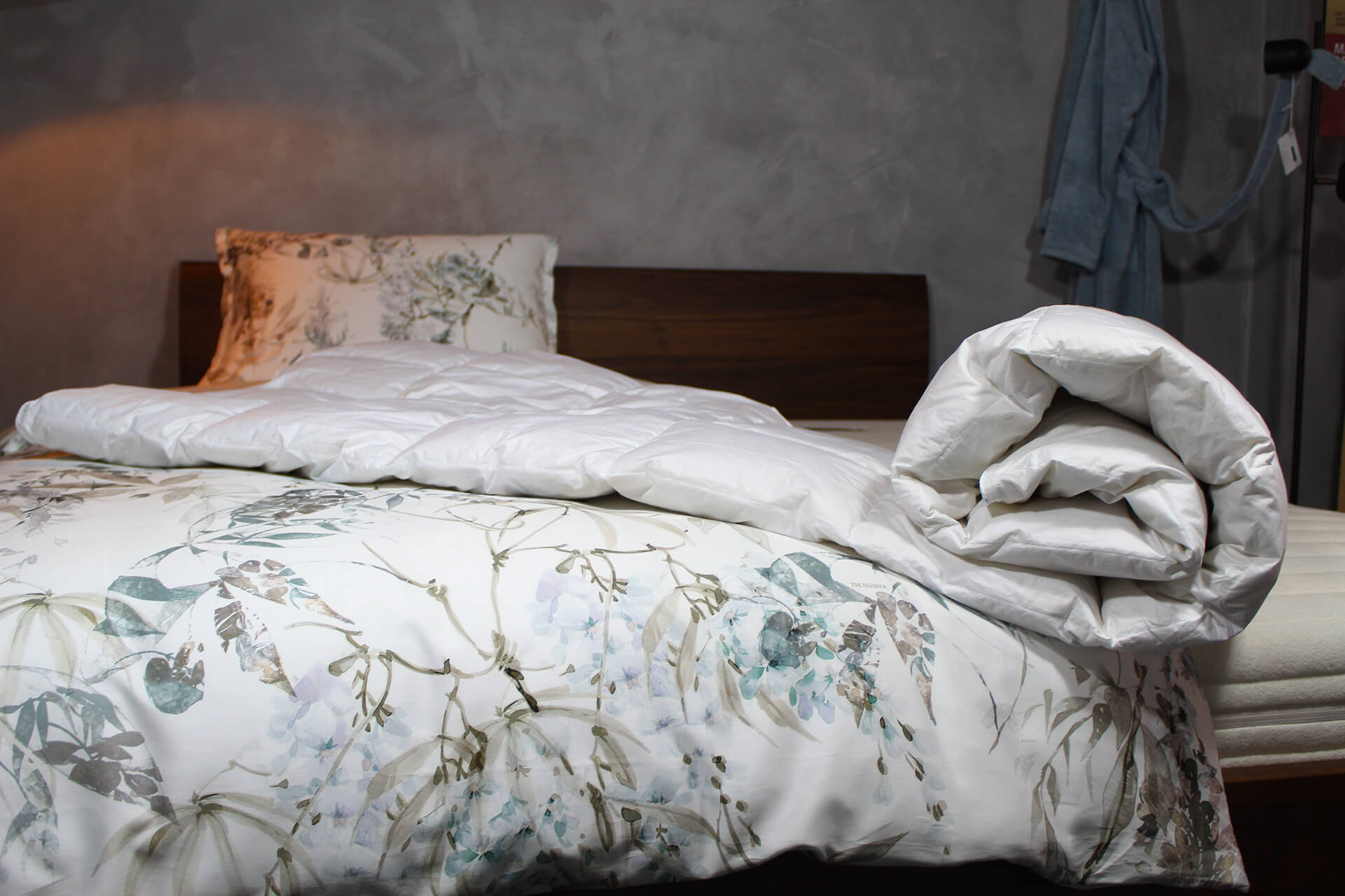 Loiva Donzen Dekbed 200 x 200 cm Ganzendons – Exclusief 4-Seizoenen dekbed – Tweepersoons Loiva Donzen Dekbed 200 x 200 cm Ganzendons – Exclusief 4-Seizoenen dekbed – Tweepersoons bestellen via beddenwinkel-online.nl